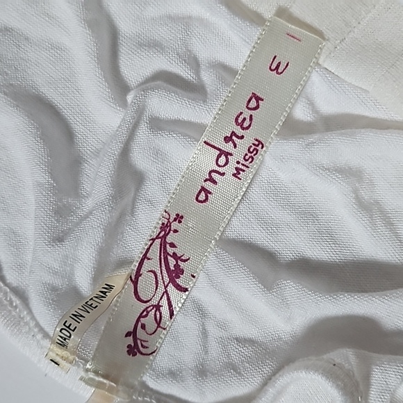 White dressy tee shirt - Picture 2 of 5